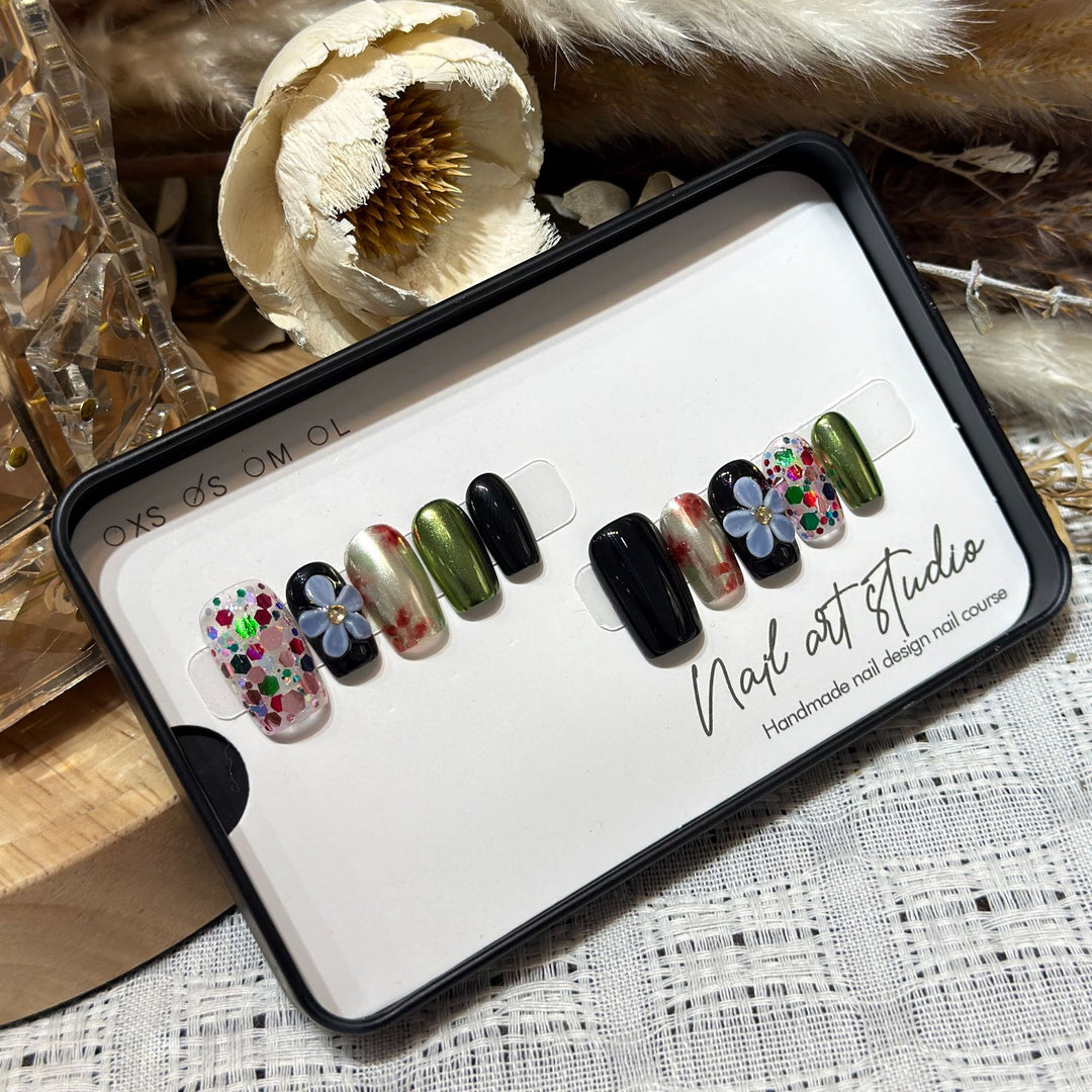 Artistic Floral-Inspired Press-On Nail Set Bowlift