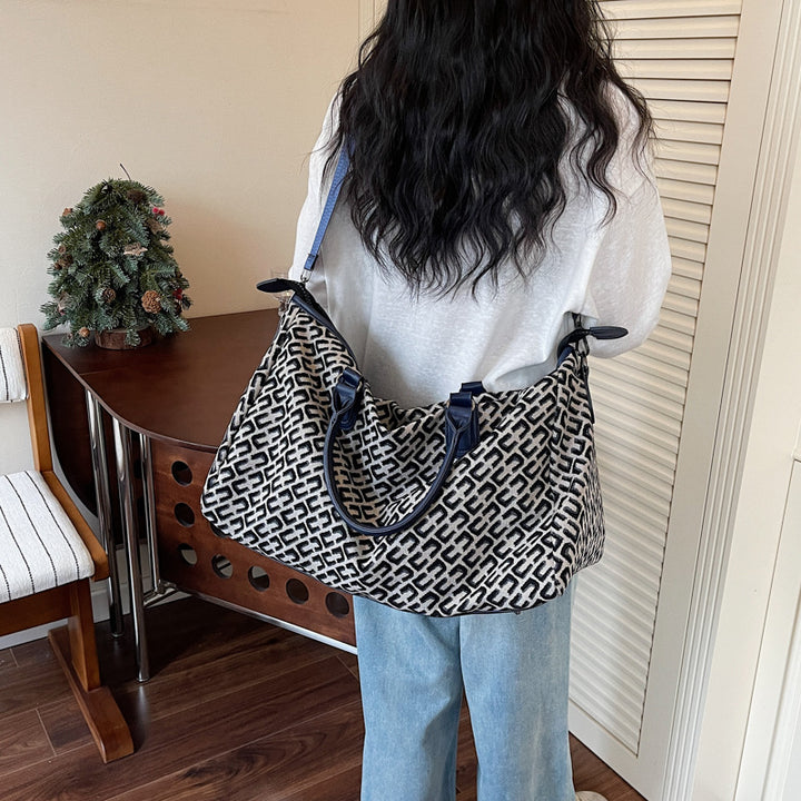 Stylish Travel Duffle Bowlift