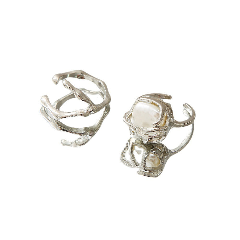 Stylish Ring with Organic Design Bowlift