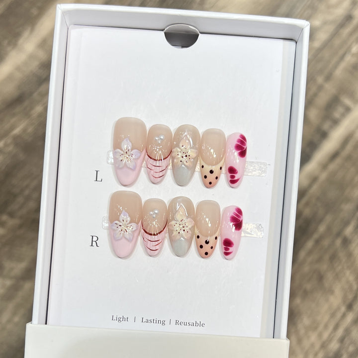 Decorative Floral Stiletto Press-On Nail Set Bowlift