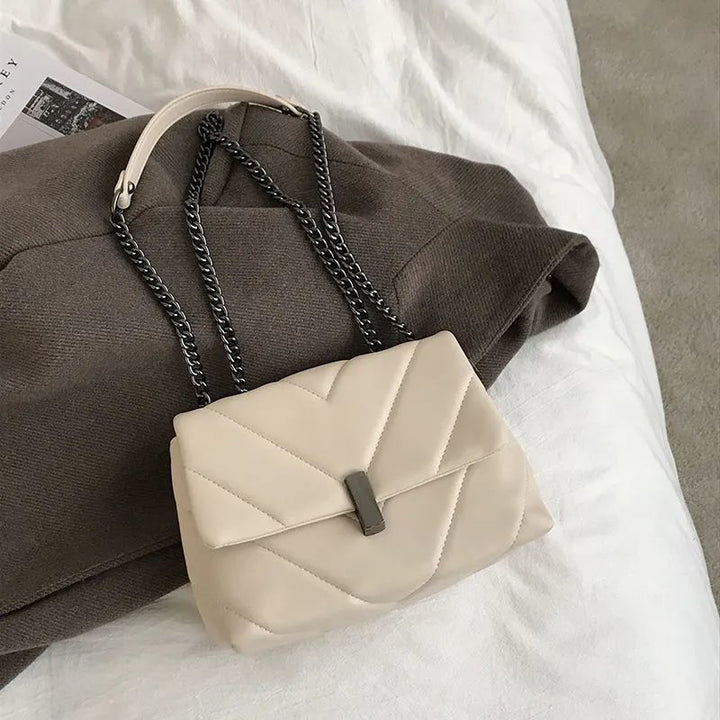 Chic Quilted Evening Handbag Bowlift