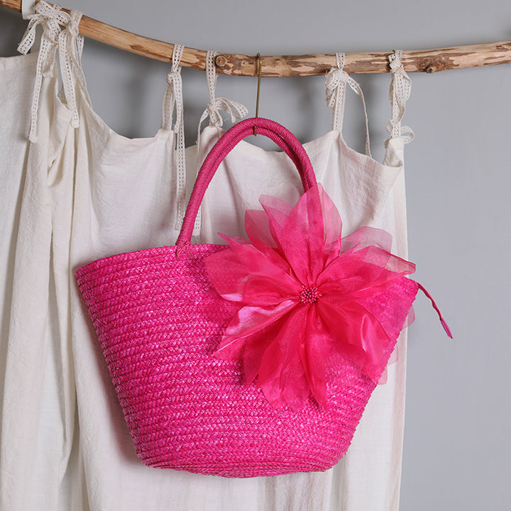 Stylish basket bag with eye-catching flower detail Bowlift
