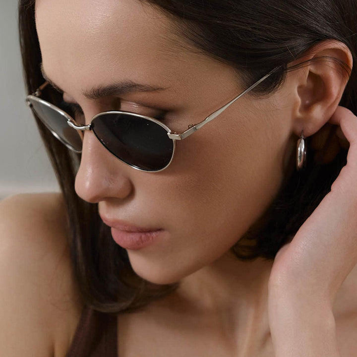 Women’s stylish sunglasses in elegant oval design Bowlift