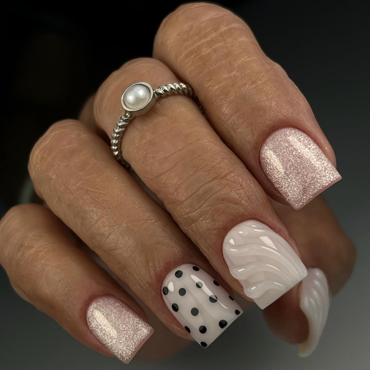 Artificial nail set with elegant glitter and dot design Bowlift