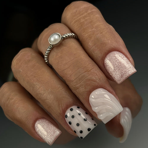 Artificial nail set with elegant glitter and dot design Bowlift