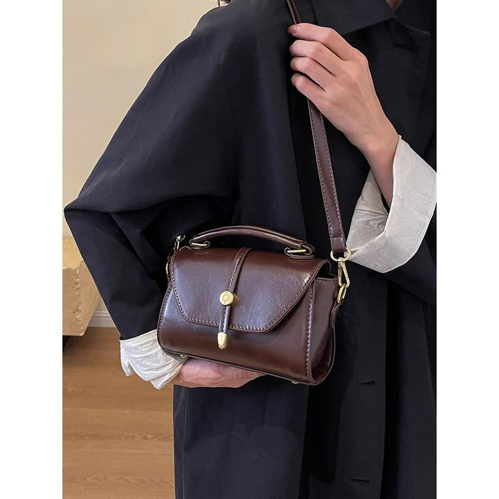 Elegant Structured Crossbody Handbag Bowlift