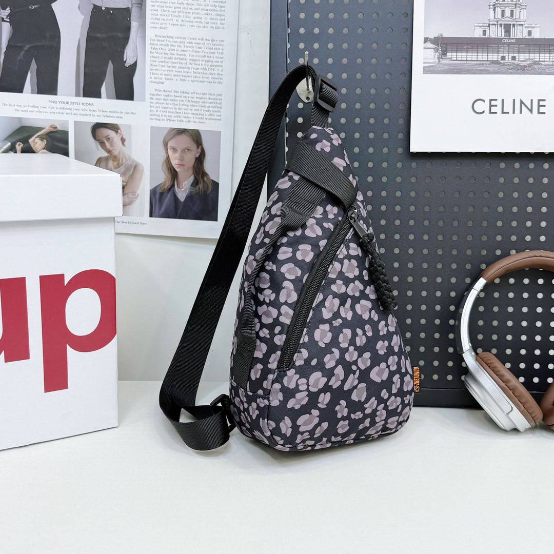 Crossbody bag with leopard print Bowlift
