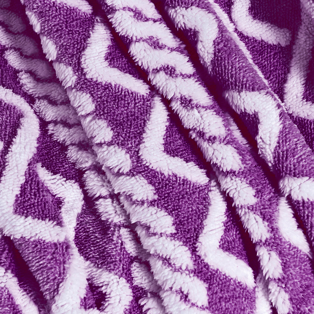 Women’s cuddly blanket in modern Boho design Bowlift