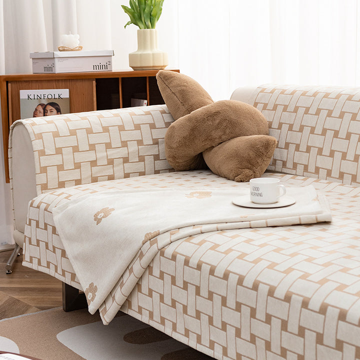 Three-seater sofa with geometric jacquard cover and sleek metal legs Bowlift
