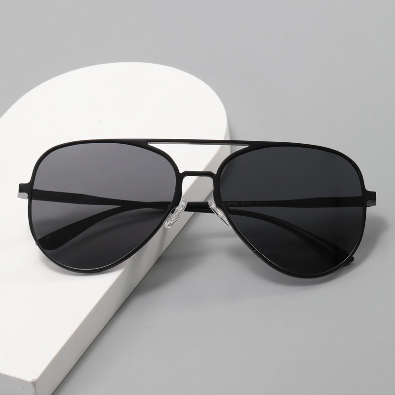 Women’s pilot sunglasses with UV protection and elegant frame Bowlift