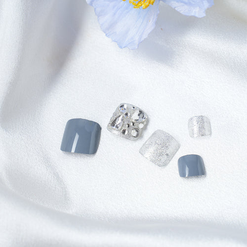 Glamorous Rhinestone Embellished Nail Tips Bowlift
