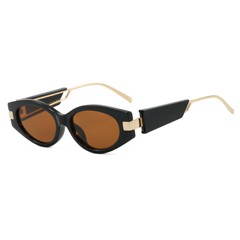 Ladies elegant Cat-Eye sunglasses with gold accents Bowlift