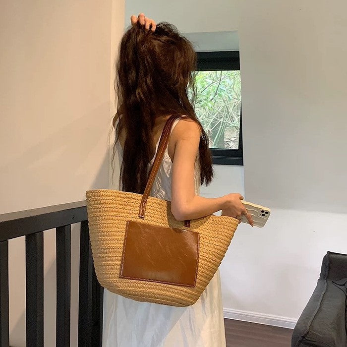 Fashionable straw bag with leather accents Bowlift