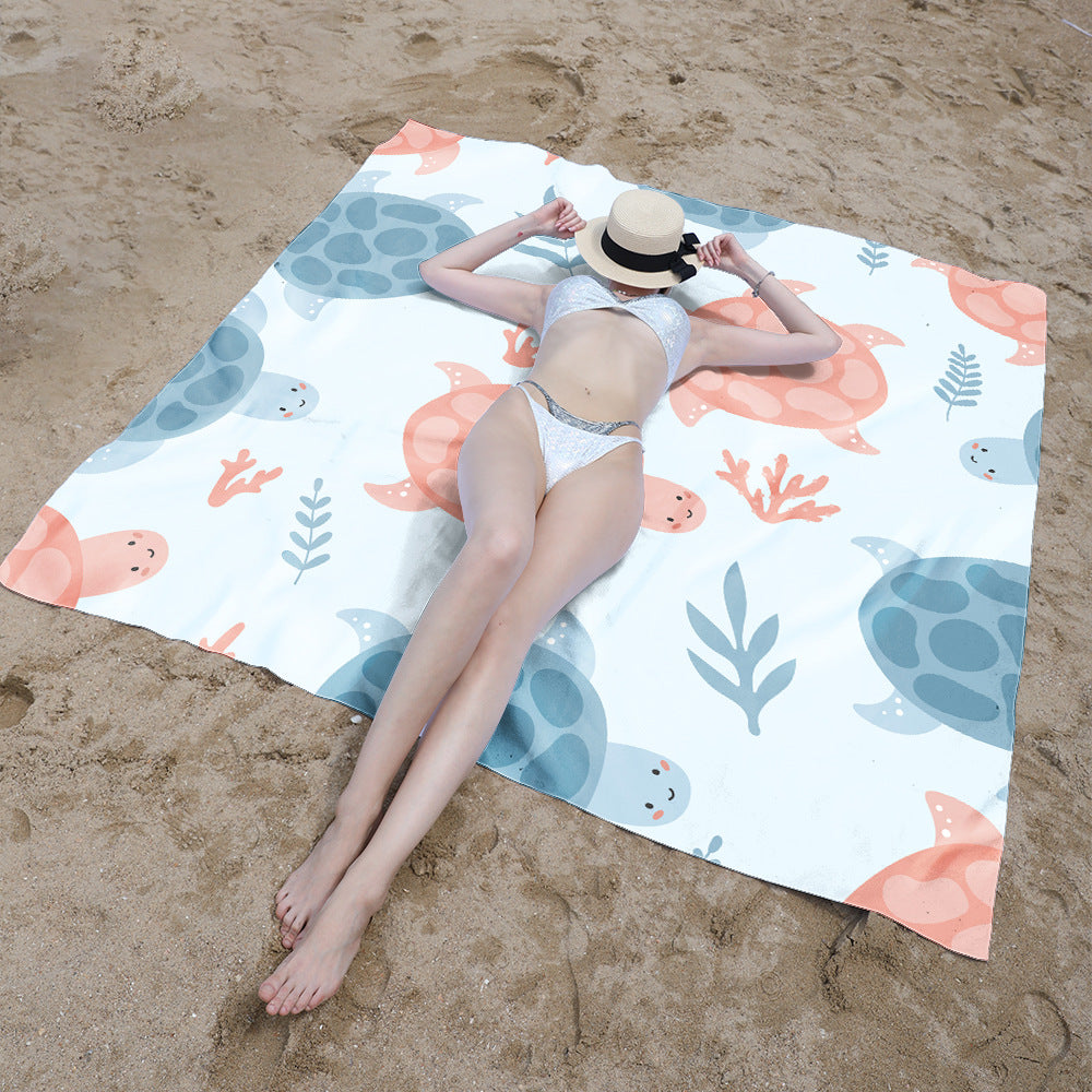 Beach blanket with sweet turtle motif Bowlift