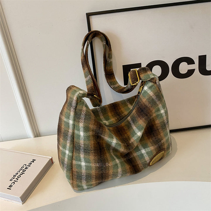 Cozy Plaid Shoulder Bag Bowlift