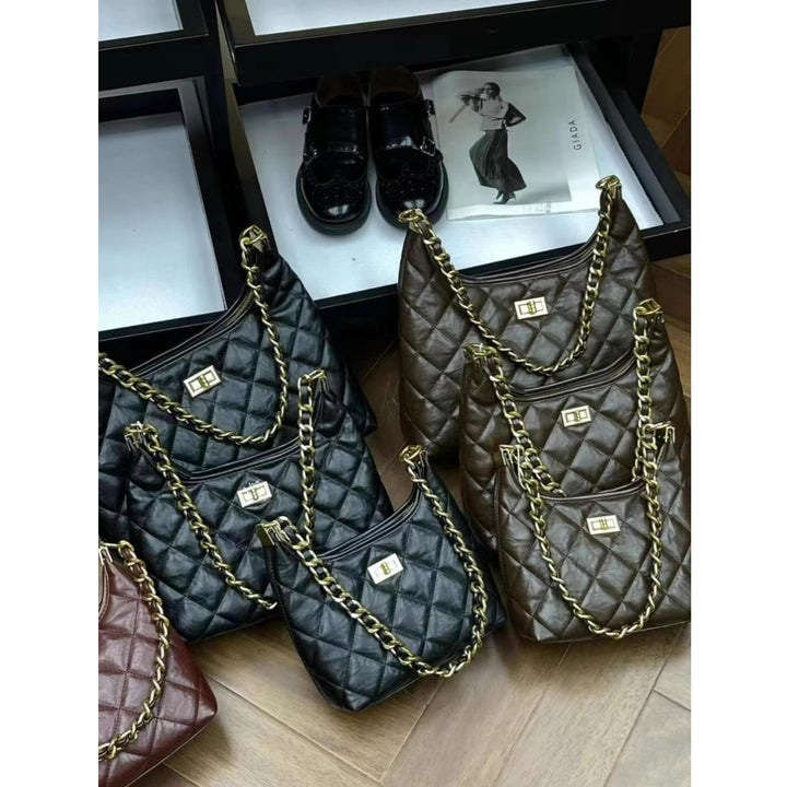 Elegant Quilted Shoulder Bag Bowlift