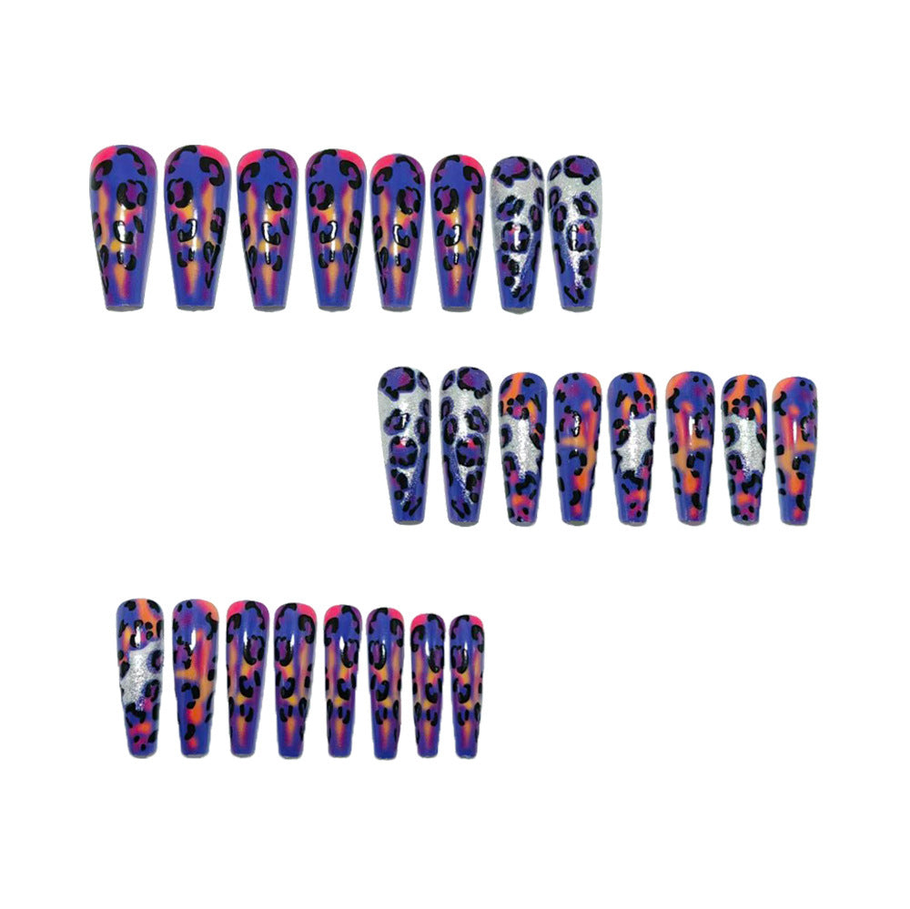 Trendy artificial nails with glitter and leopard pattern Bowlift