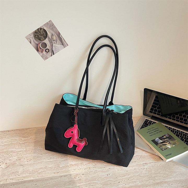 Elegant Tote Bag with Zipper and Practical Interior Pockets Bowlift