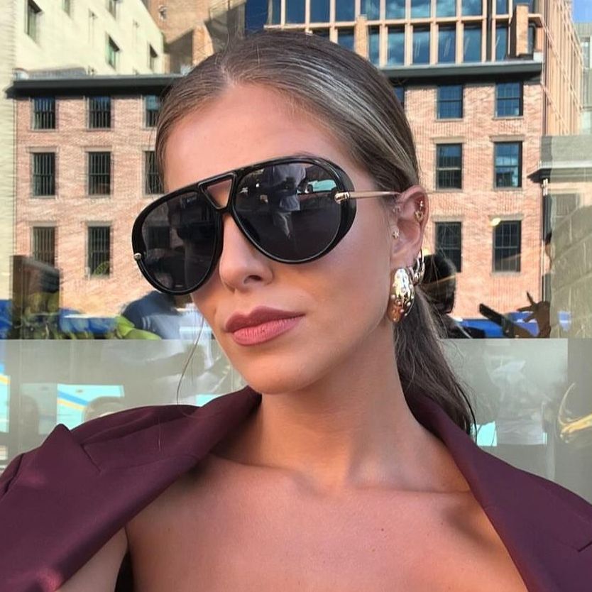 Women's oversized sunglasses with elegant plastic frame and mirrored lenses Bowlift