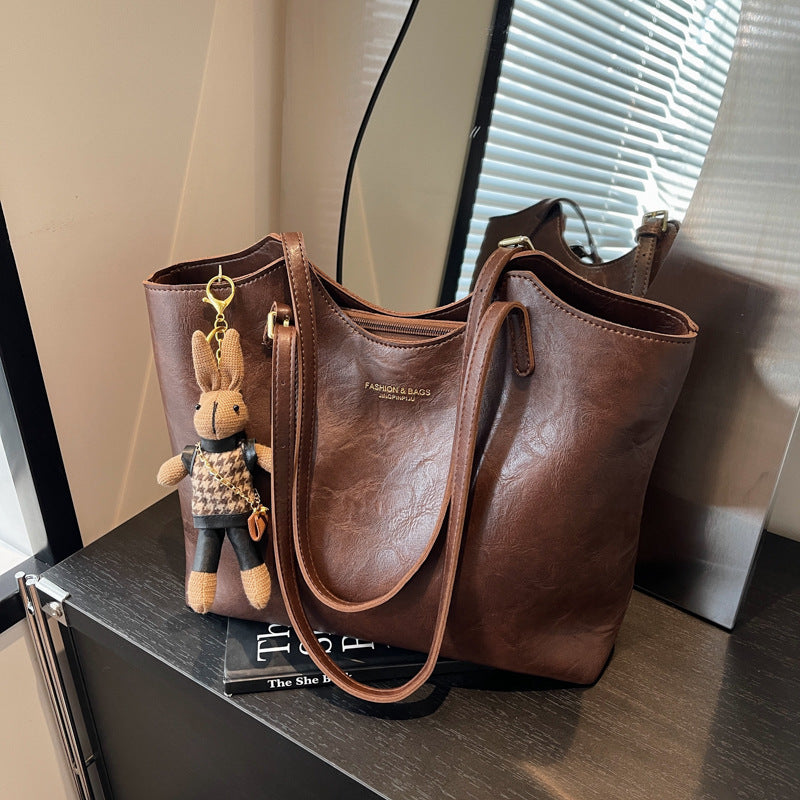 Elegant Leather Tote Bowlift
