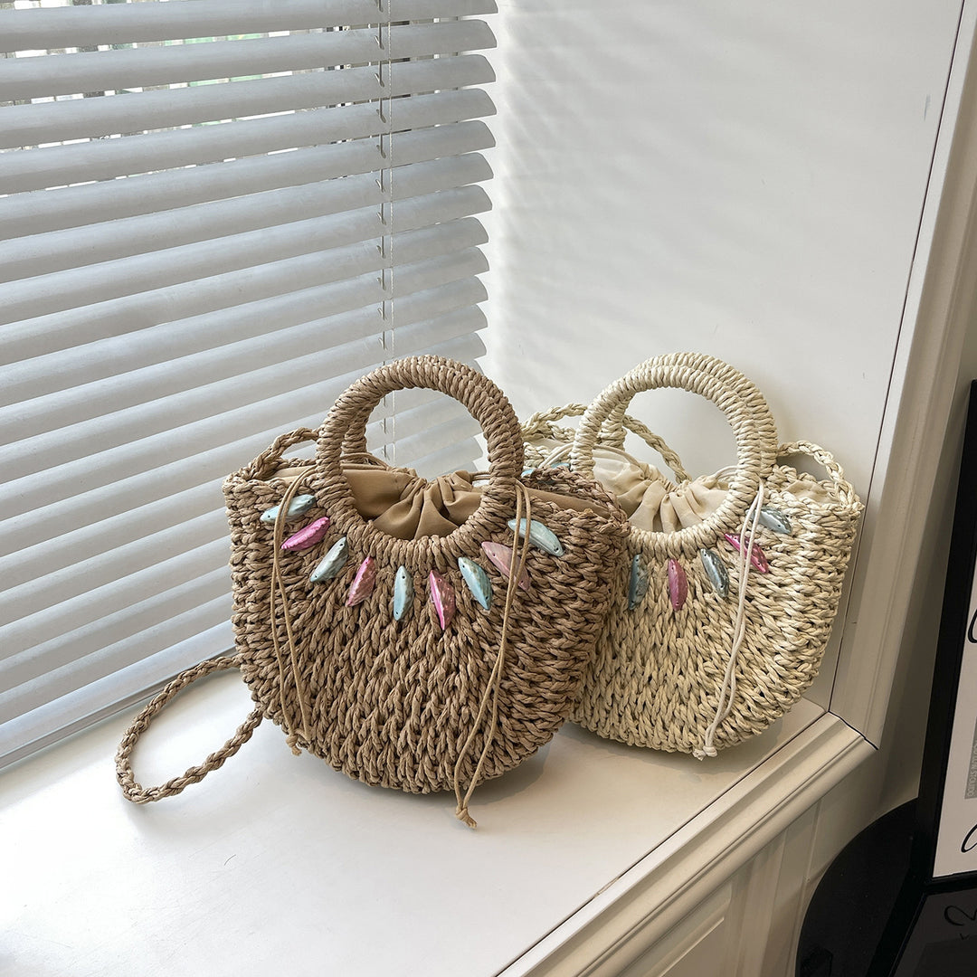 Fashionable straw bag with pearl embellishments Bowlift
