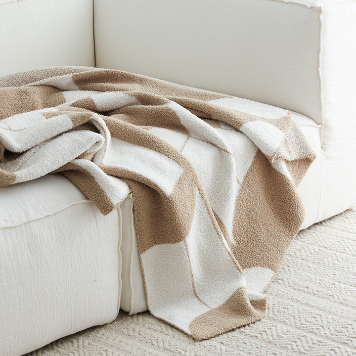 Geometric Pattern Throw Blanket