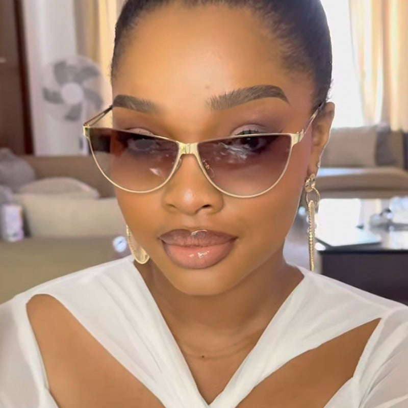 Women's Cat-Eye Sunglasses with Stylish Metal Frame and Protective UV Filter Bowlift