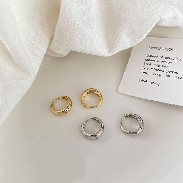 Fashionable hoop earrings with sleek design Bowlift