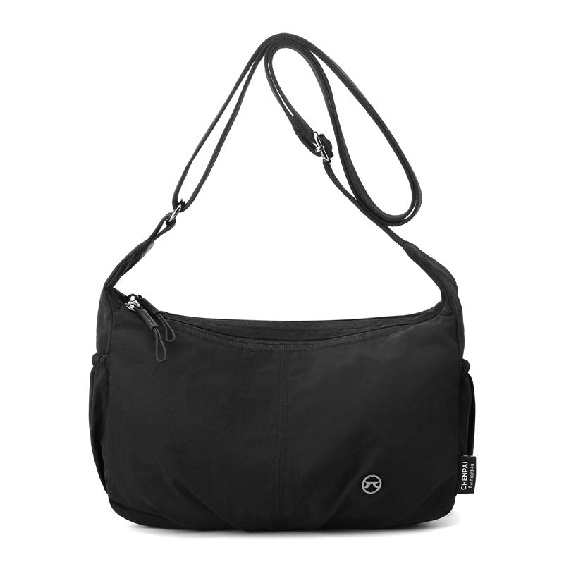 Practical Everyday Shoulder Bag Bowlift