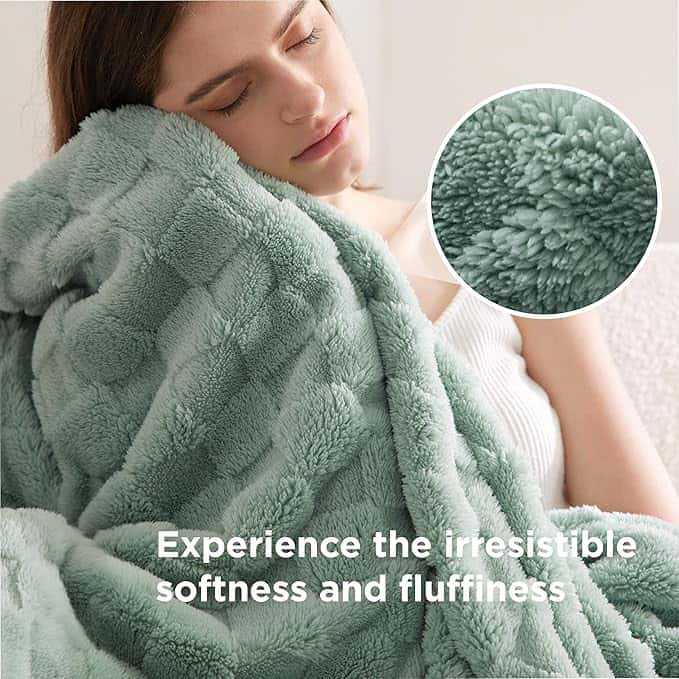 Luxurious Textured Fleece Throw Blanket Bowlift