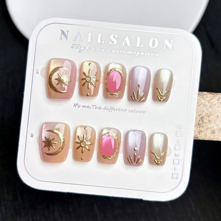 Extravagant Nail Art Press-On Design Set