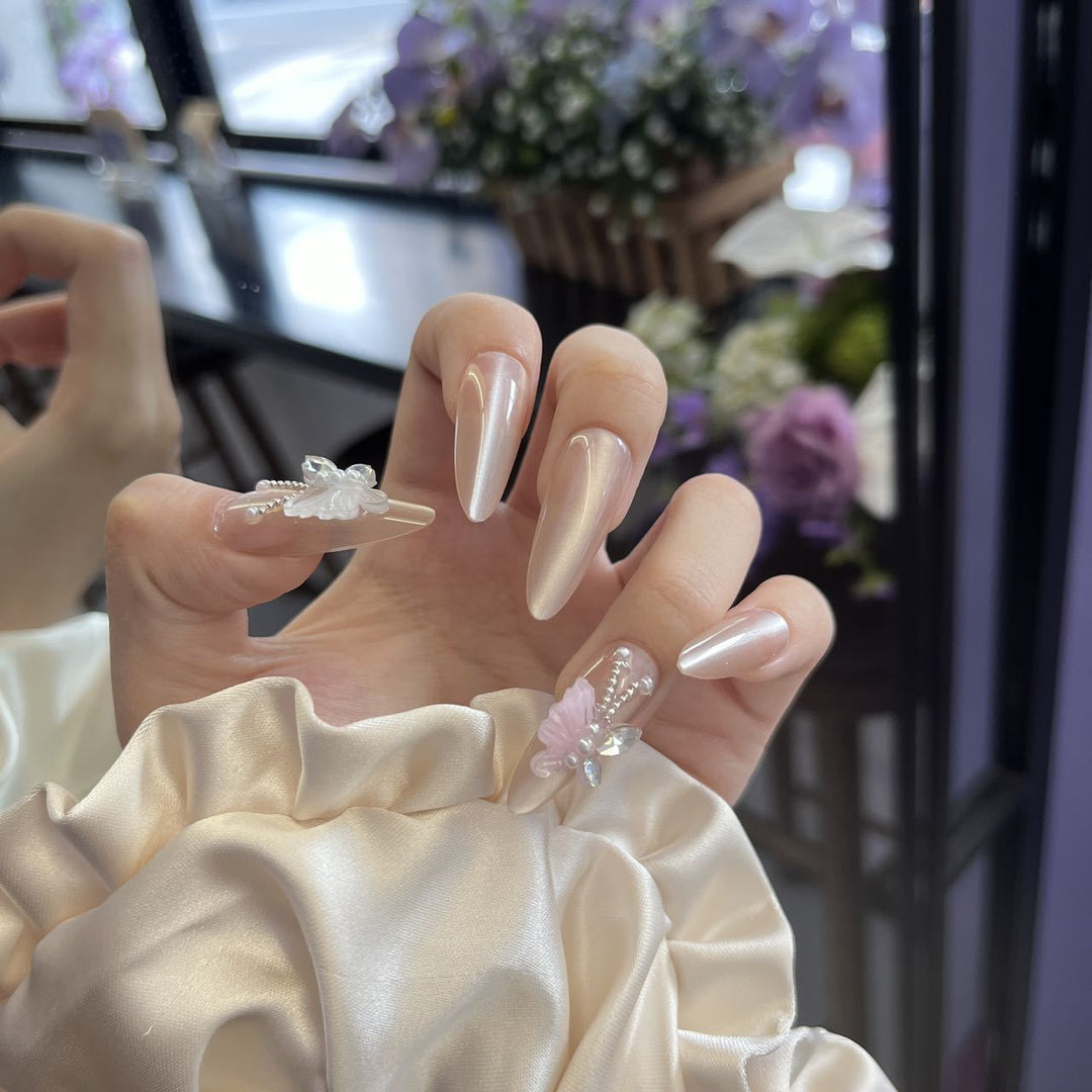 Decorative Glittery Press-On Nail Tips Bowlift