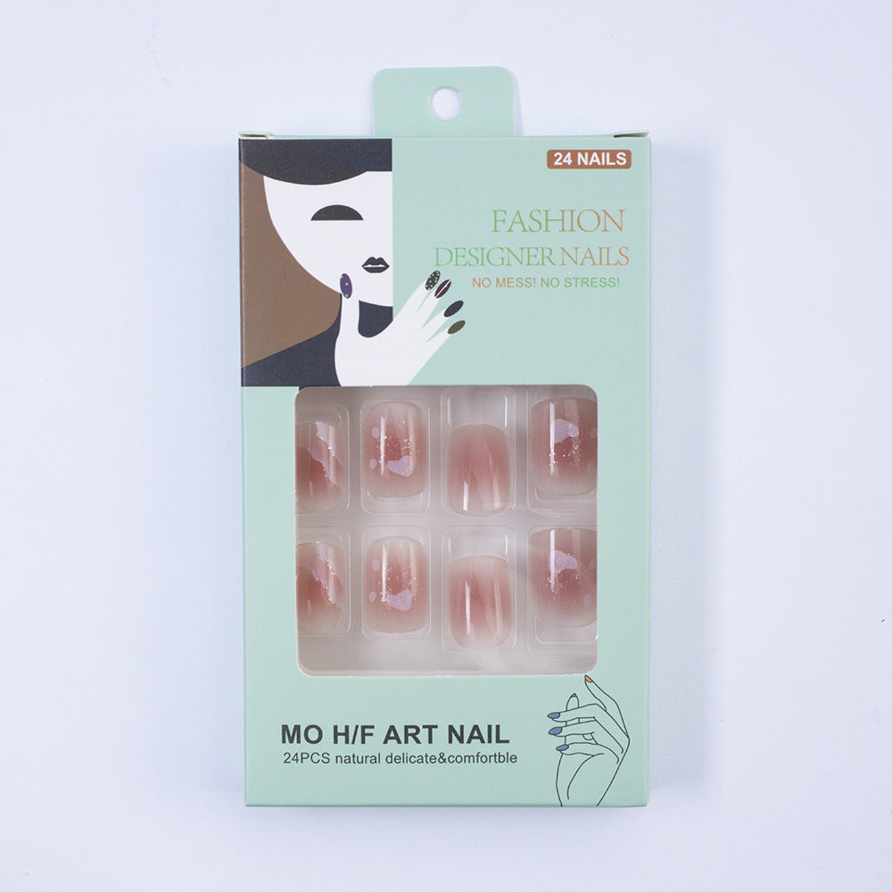 Artificial nails with elegant 3D applications Bowlift