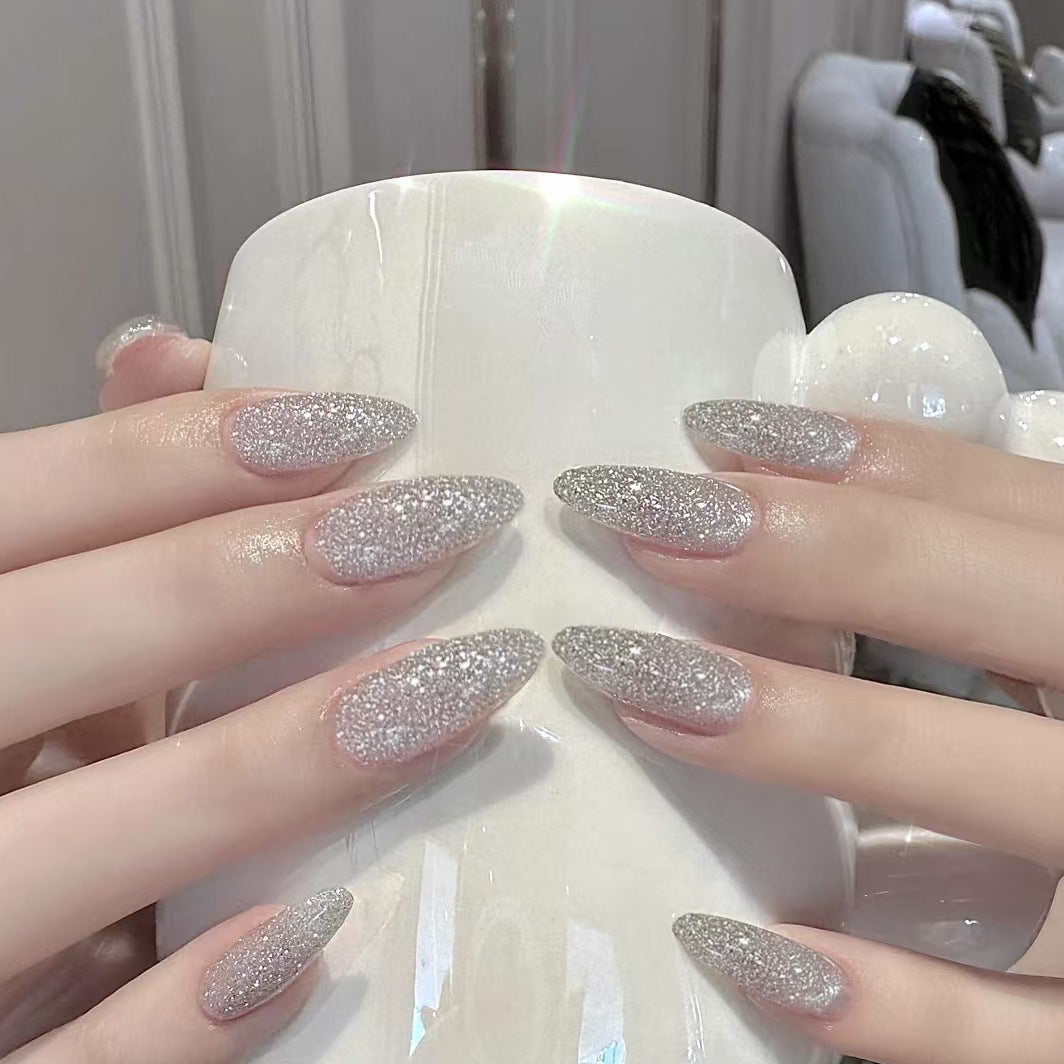 Artificial nails with glitter and elegant design Bowlift