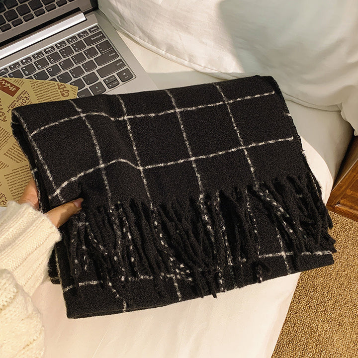 Cozy and Stylish Blanket with Fringes Bowlift