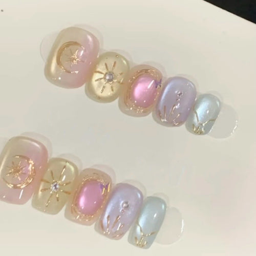 Extravagant Nail Art Press-On Design Set