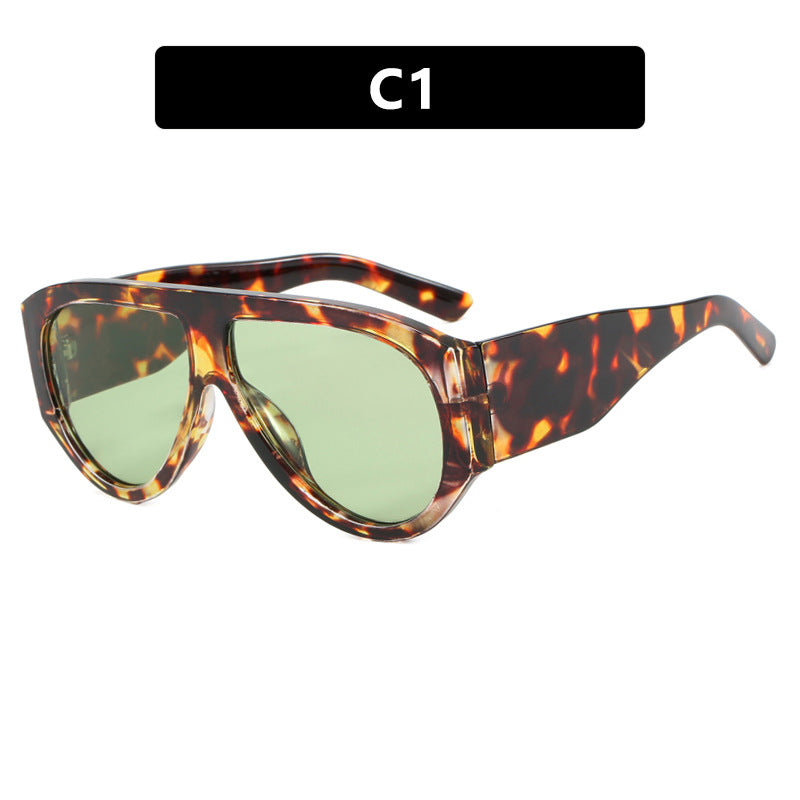 Ladies fashionable sunglasses in modern design with wide frame Bowlift