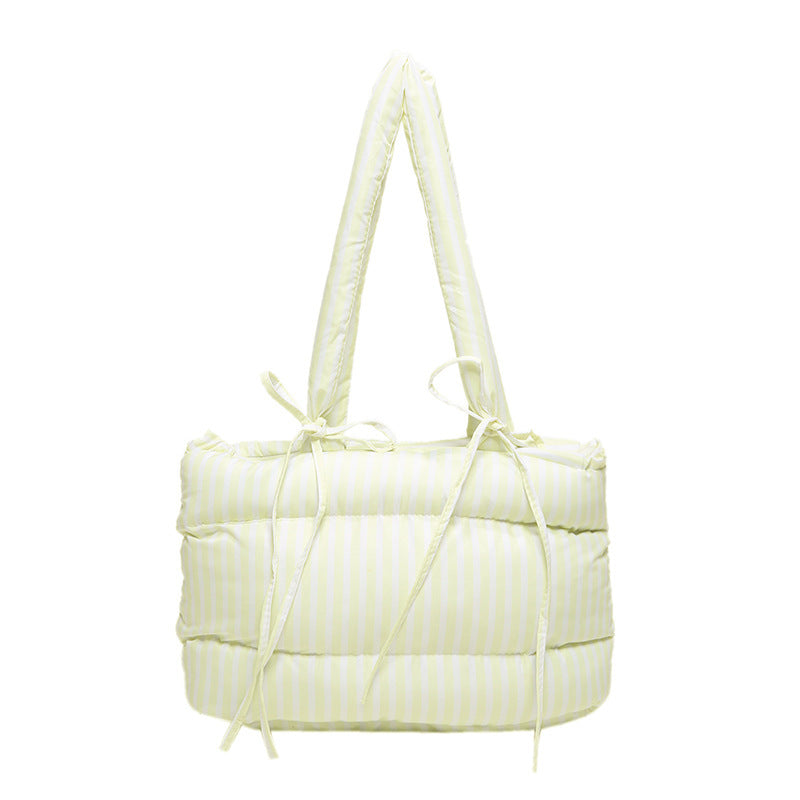 Fashionable tote bag with quilted design Bowlift