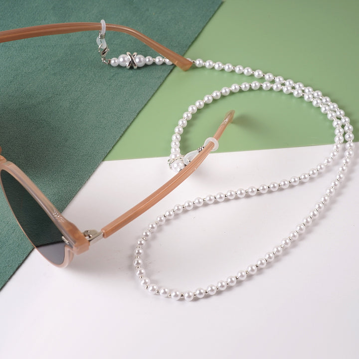 Elegant Beaded Eyewear Chain Bowlift