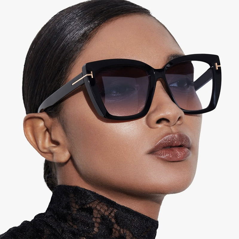 Women's large sunglasses in modern design with trendy tortoise pattern Bowlift
