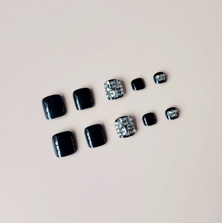 Artificial nail set with elegant rhinestone and glitter accents Bowlift