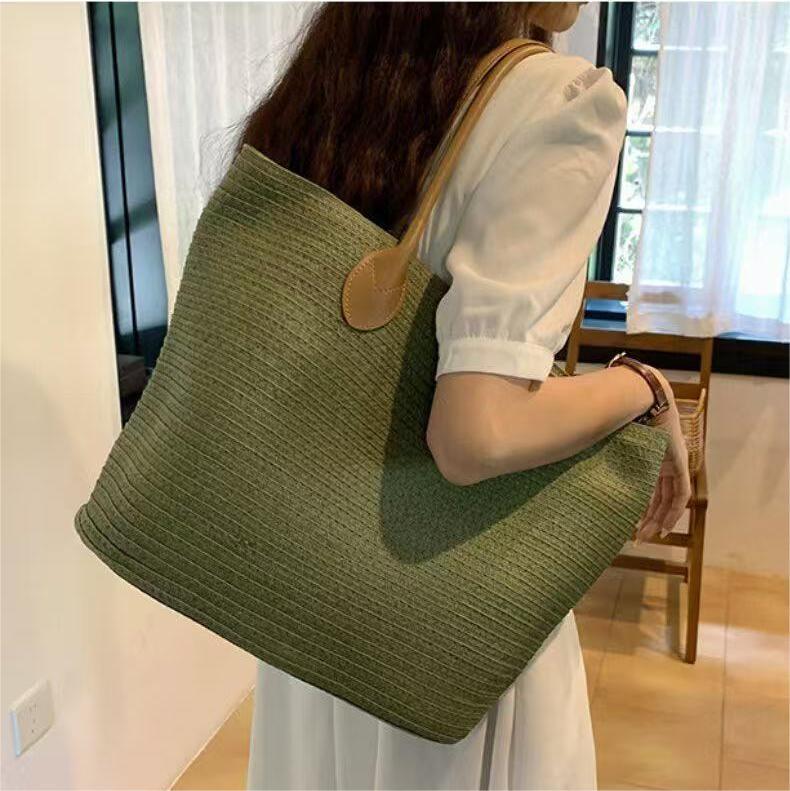 Everyday-friendly tote bag with leather handles Bowlift