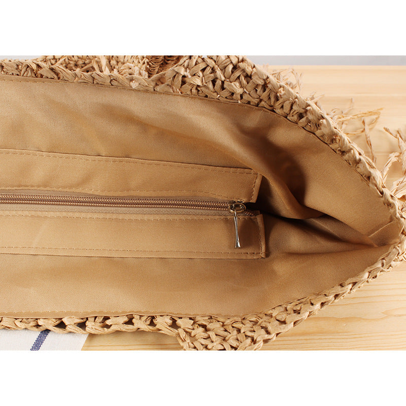 Fashionable macrame bag with fringes Bowlift