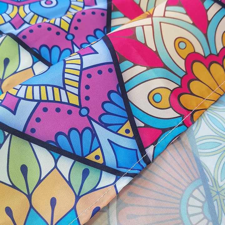 Beach blanket with maritime turtle motif Bowlift