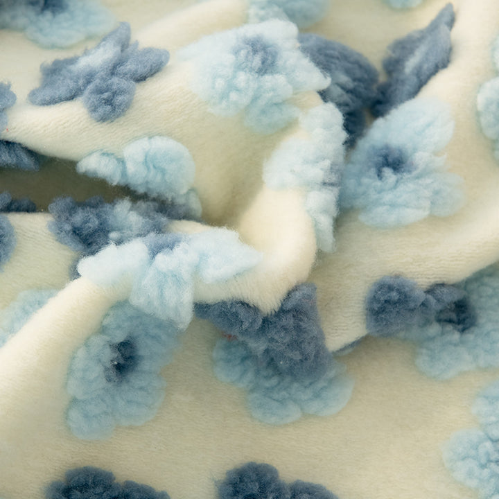 Ladies soft and cuddly microfiber blanket with floral pattern Bowlift