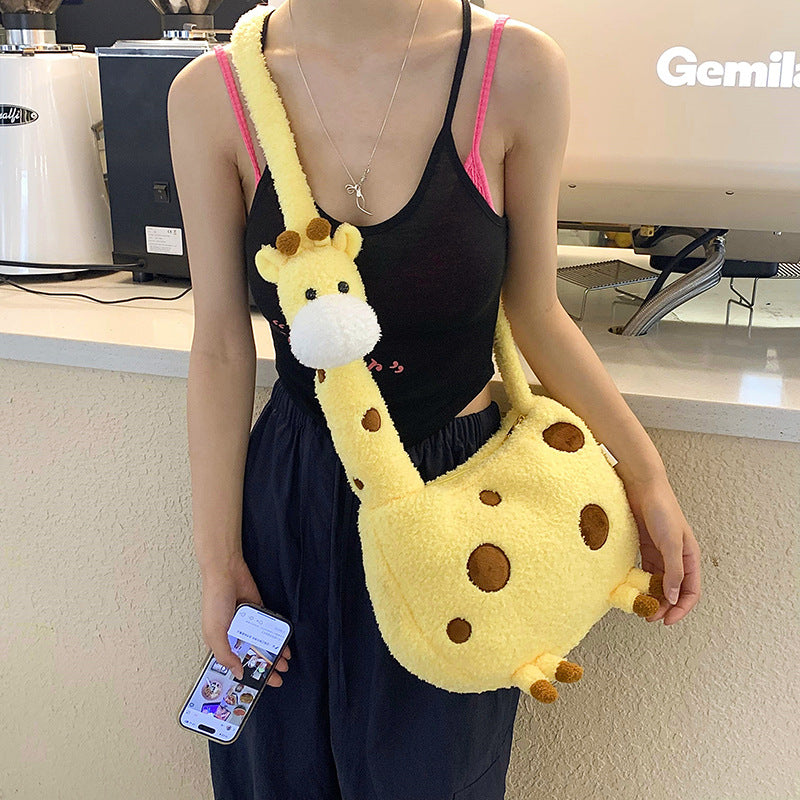 Plush Shoulder Bag in Giraffe Design Bowlift