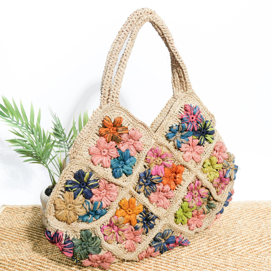 Handcrafted crossbody bag with floral decorative embroidery Bowlift