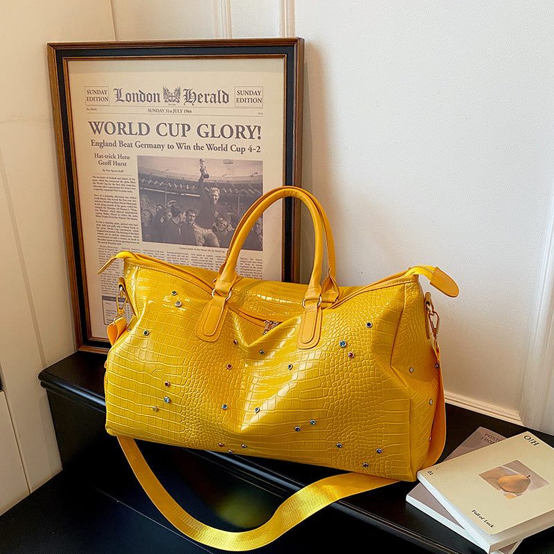 Stylish Crocodile-Texture Weekend Duffel Bag Bowlift
