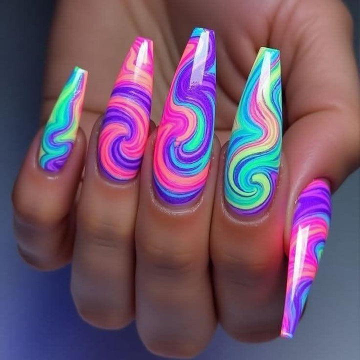 Artificial nails with colorful spiral patterns Bowlift