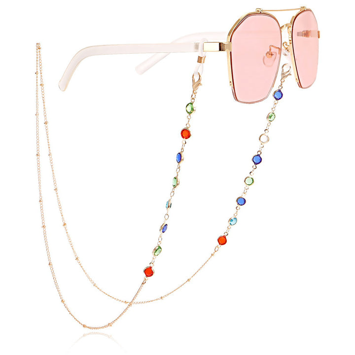 Stylish Sunglasses with Decorative Chain Bowlift